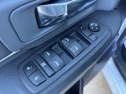 Used 2024 RAM 1500 Classic SLT image 15