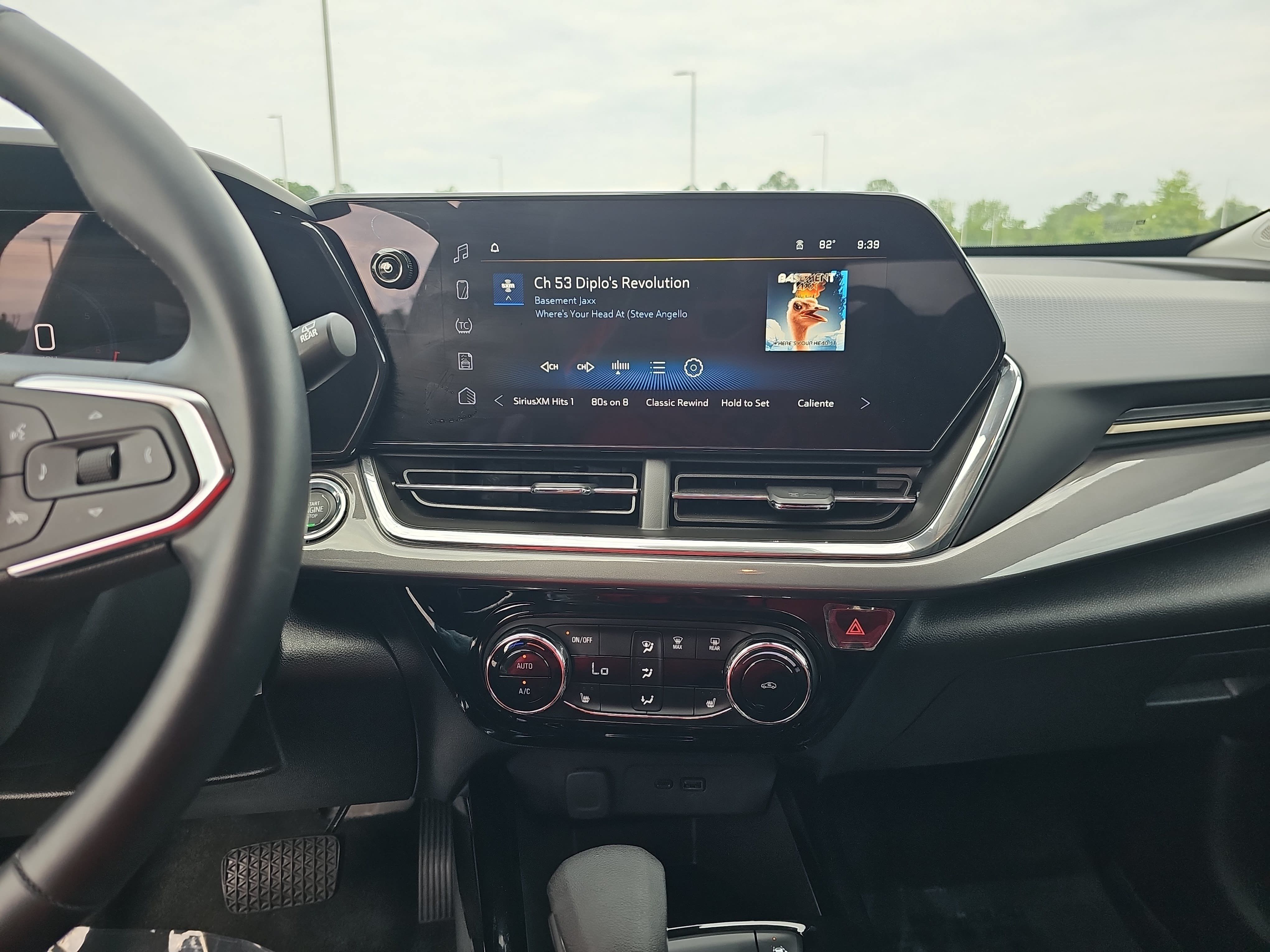 Used 2025 Chevrolet Trax ACTIV w/ Driver Confidence Package FWD image 20