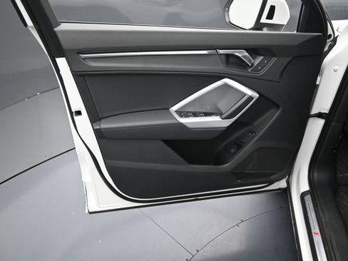 Used 2023 Audi Q3 2.0T Premium w/ Convenience Package image 15