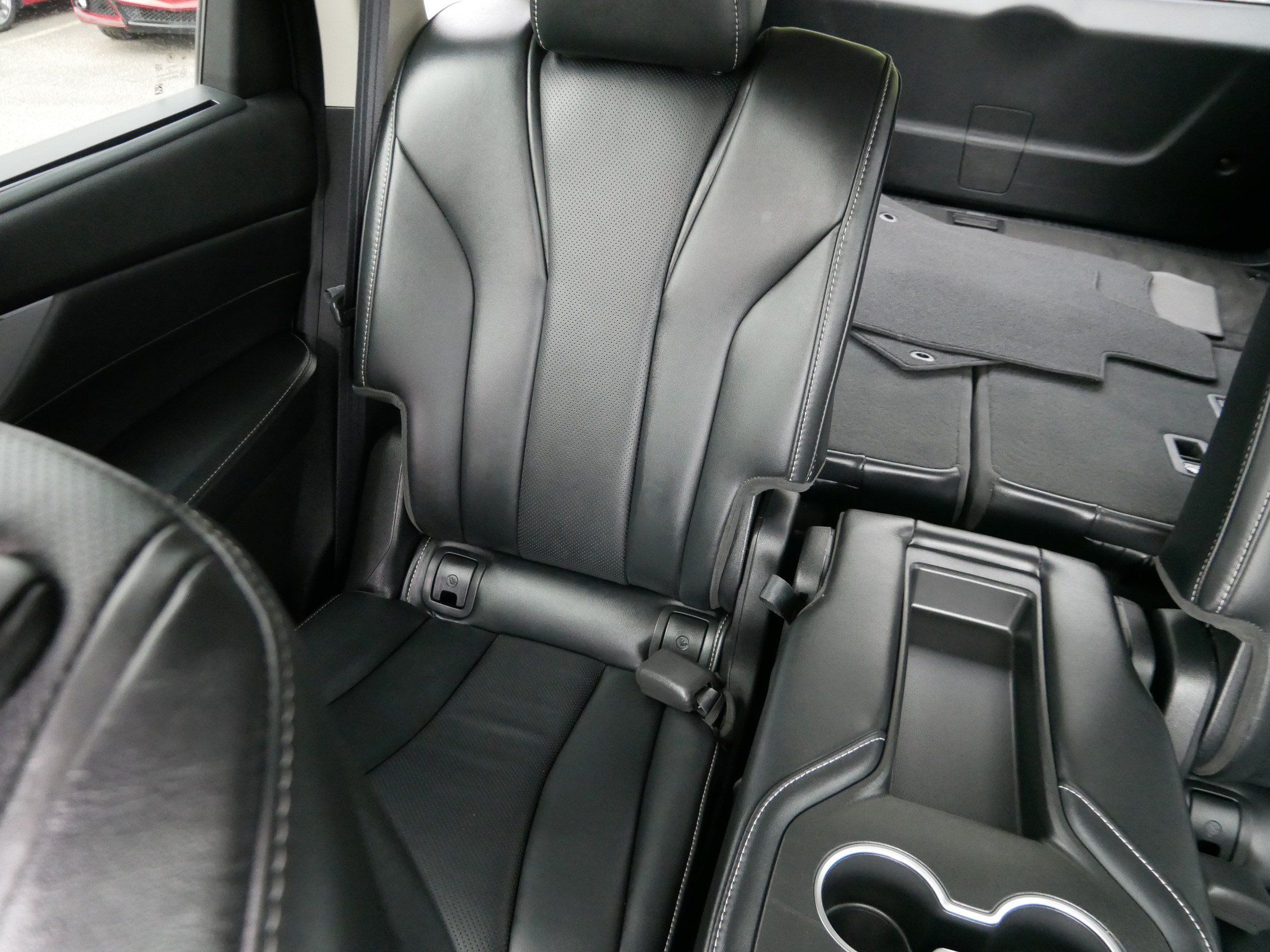 Certified 2024 Acura MDX w/ Technology Package AWD/4WD image 12