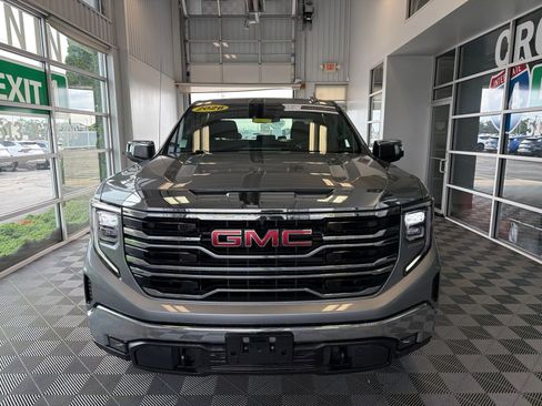 Used 2026 GMC Sierra 1500 SLT AWD/4WD image 2