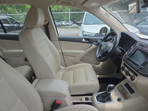 Used 2017 Volkswagen Tiguan S AWD/4WD image 11