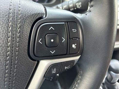 Used 2019 Toyota Highlander Limited AWD/4WD image 20