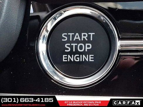 New 2025 Mitsubishi Outlander SE image 15