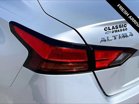 Used 2022 Nissan Altima 2.5 SR FWD image 22