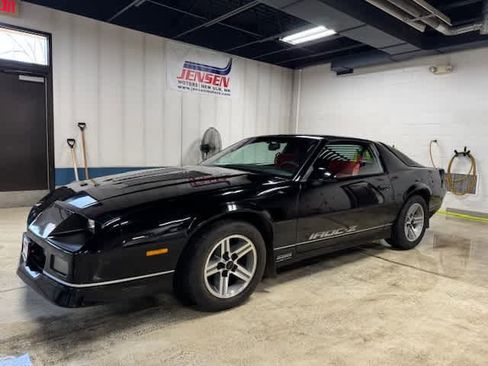 Used 1987 Chevrolet Camaro LT image 1