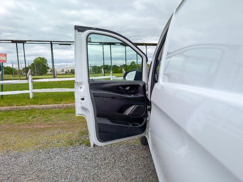 Used 2022 Mercedes-Benz Metris image 17