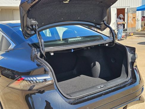 New 2026 Nissan Sentra SR w/ SR Premium Package FWD image 26