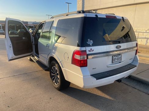 Certified 2017 Ford Expedition XLT w/ Equipment Group 201A image 12