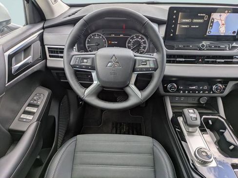 New 2026 Mitsubishi Outlander SE FWD image 17