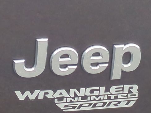 Certified 2018 Jeep Wrangler Unlimited Sport S AWD/4WD image 12