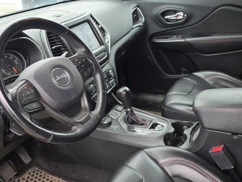 Certified 2019 Jeep Cherokee Trailhawk w/ Cold Weather Group AWD/4WD image 10
