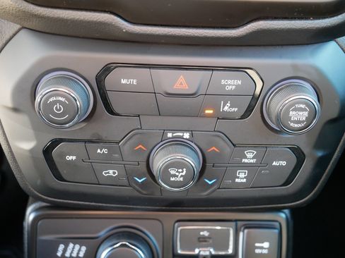 Used 2023 Jeep Renegade Latitude image 23