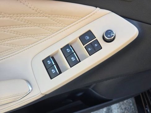 Used 2019 Toyota Avalon Limited w/ All Weather Liner Package FWD image 21