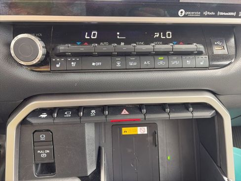 Used 2024 Toyota Tundra Limited image 20