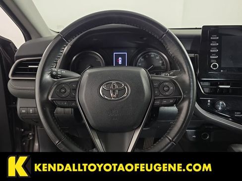 Used 2022 Toyota Camry SE FWD image 13