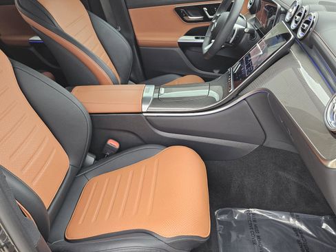 Certified 2025 Mercedes-Benz GLC 300 4MATIC image 6