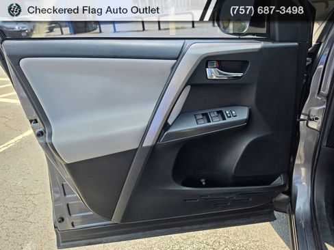 Used 2018 Toyota RAV4 XLE FWD image 20