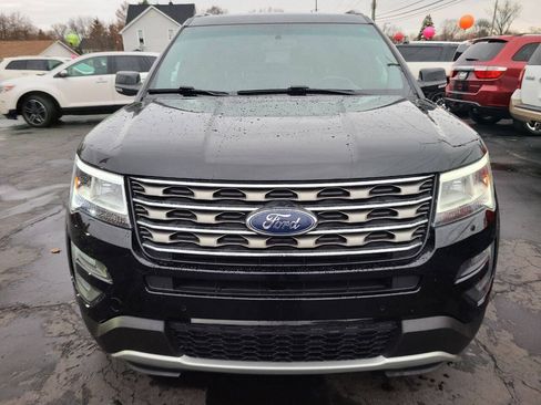 Used 2016 Ford Explorer XLT AWD/4WD image 3