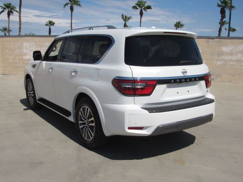 Used 2024 Nissan Armada SL image 6