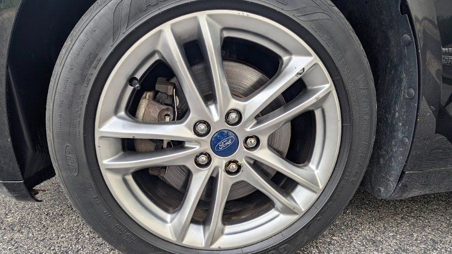 Used 2015 Ford Fusion Energi Titanium w/ Driver Assist Package FWD image 21