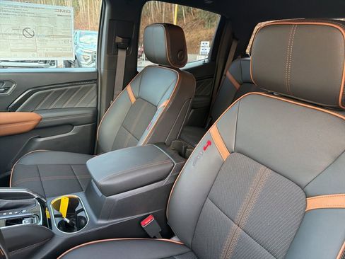 New 2026 GMC Canyon AT4 AWD/4WD image 10