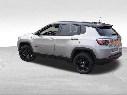 Used 2023 Jeep Compass Trailhawk w/ Trailhawk Convenience Group AWD/4WD image 8