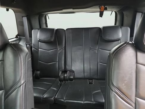 Used 2019 Cadillac Escalade Platinum AWD/4WD image 14