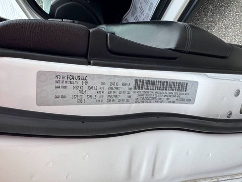 Used 2019 Jeep Grand Cherokee Laredo RWD image 48