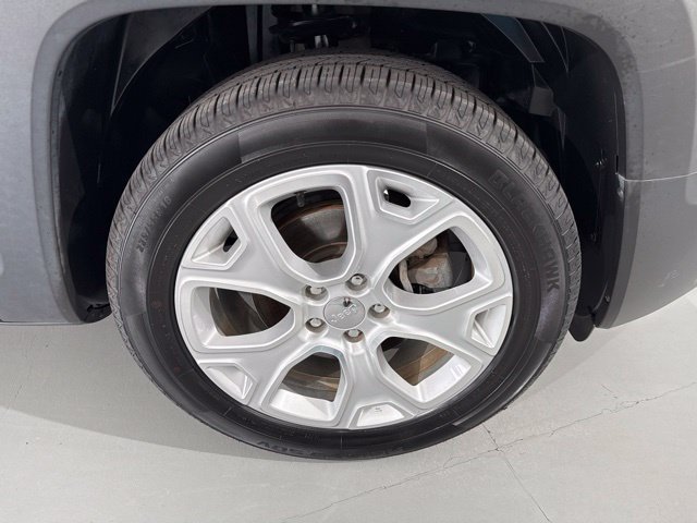 Used 2017 Jeep Renegade Limited FWD image 12