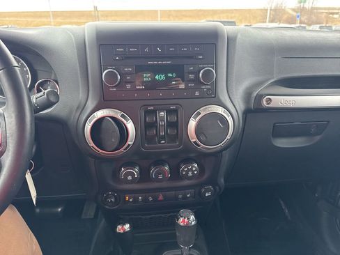 Used 2016 Jeep Wrangler Unlimited Sahara w/ Connectivity Group image 3