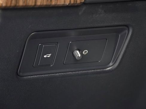 Used 2019 Land Rover Range Rover image 21