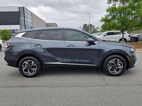 Used 2025 Kia Sportage LX FWD image 8