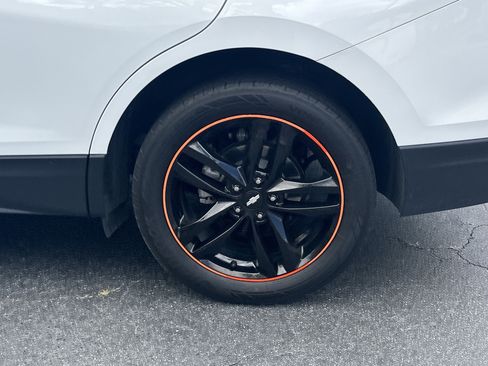 Certified 2020 Chevrolet Equinox LT w/ Sport Edition FWD image 18