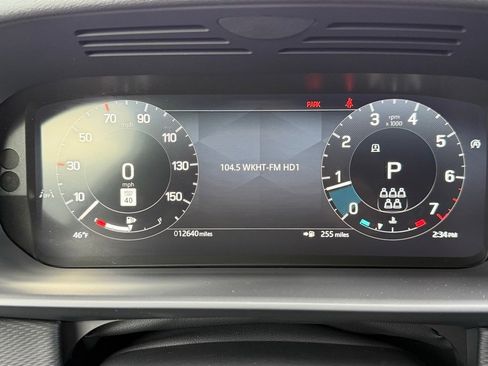 Certified 2025 Land Rover Discovery Dynamic SE image 31