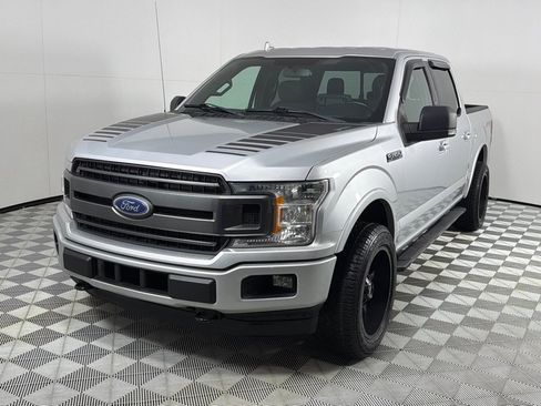 Used 2018 Ford F150 XLT w/ Equipment Group 302A Luxury AWD/4WD image 10