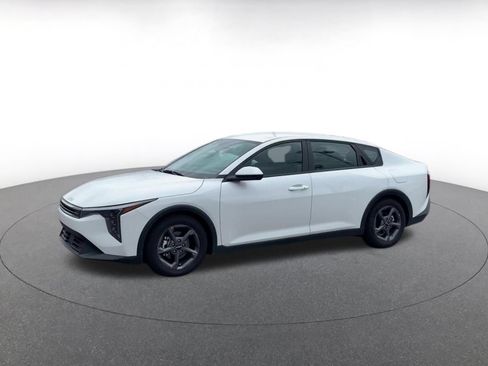 Used 2025 Kia K4 FWD image 8