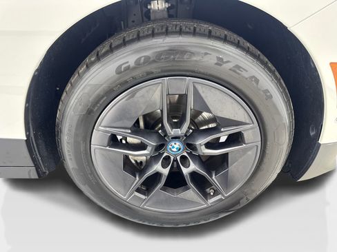 Used 2024 BMW iX xDrive50 w/ Convenience Package AWD/4WD image 84