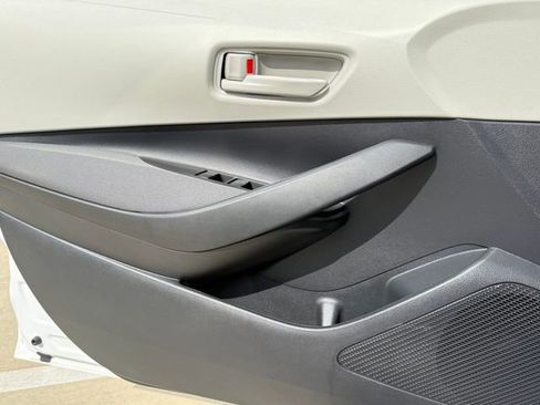 Used 2024 Toyota Corolla LE image 23