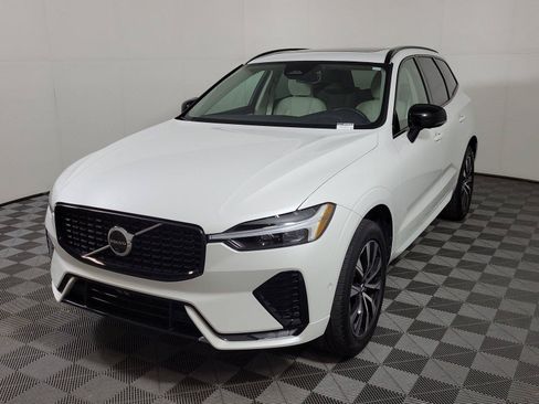 Used 2024 Volvo XC60 B5 Plus w/ Protection Package AWD/4WD image 3