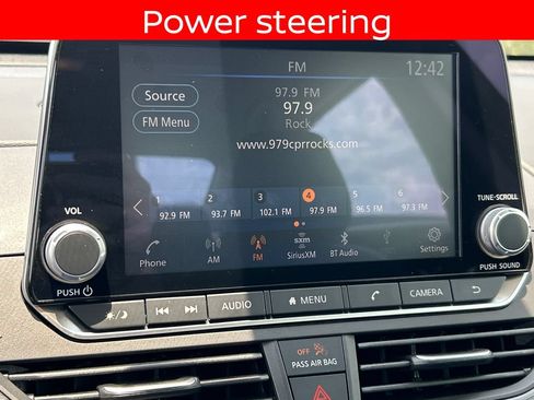Used 2025 Nissan Altima 2.5 SR FWD image 17