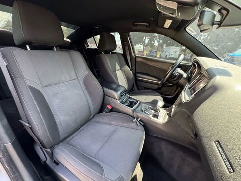 Used 2017 Dodge Charger R/T RWD image 19