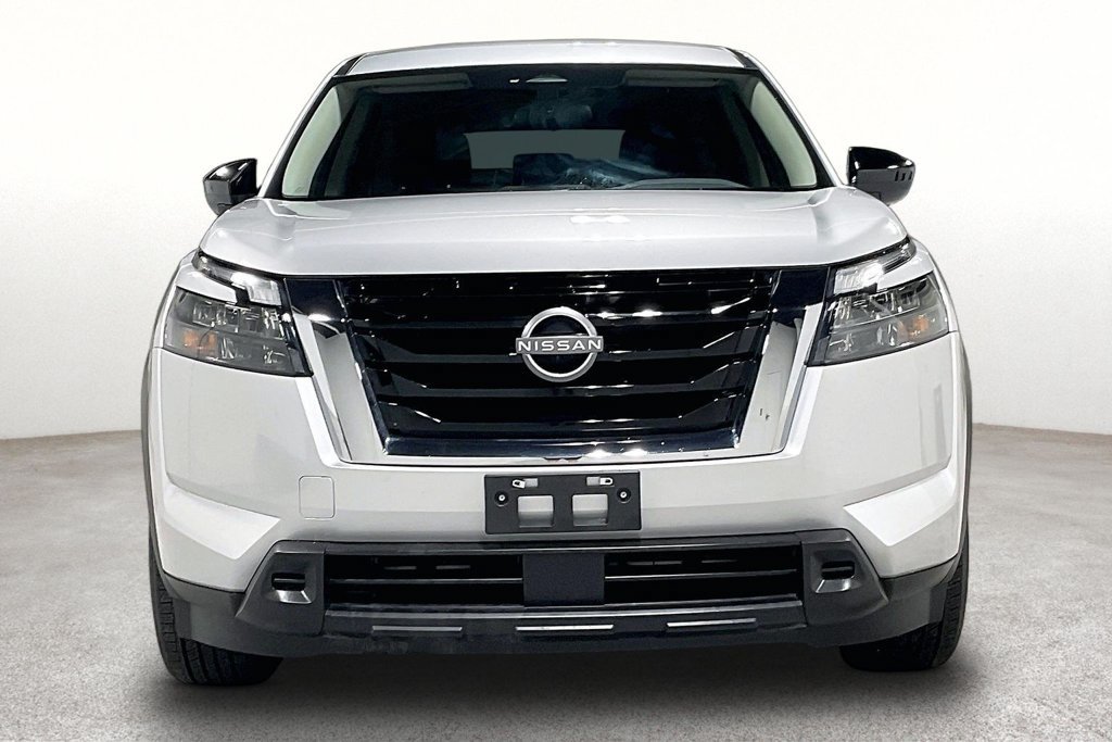 Used 2025 Nissan Pathfinder S FWD image 4