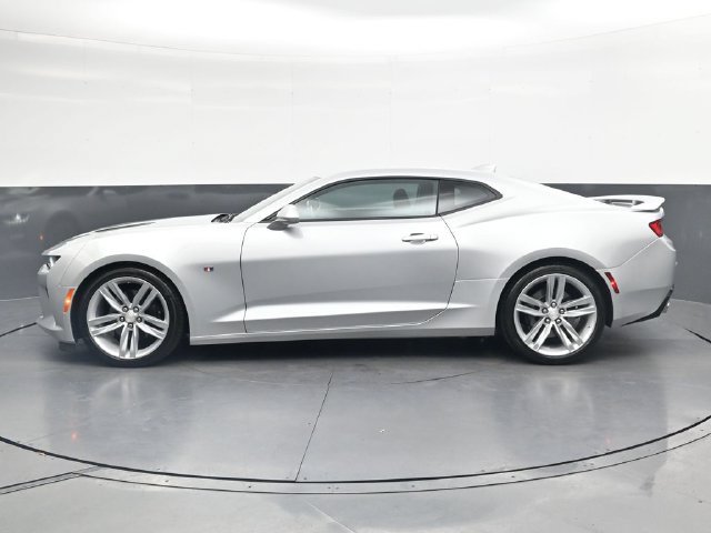 Used 2018 Chevrolet Camaro SS RWD image 8