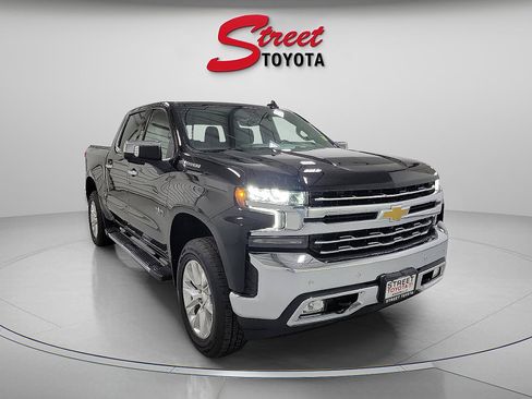 Used 2022 Chevrolet Silverado 1500 LTZ w/ LTZ Premium Package image 5