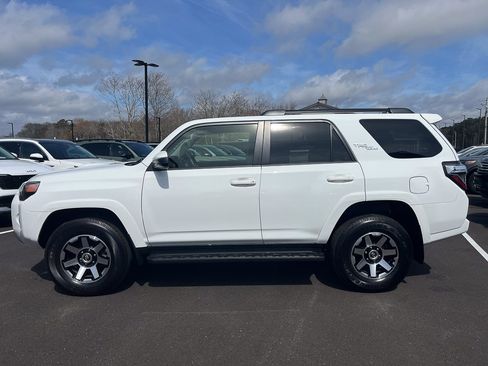 Used 2024 Toyota 4Runner TRD Off-Road image 2