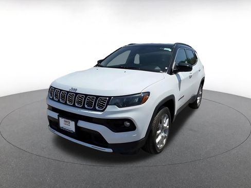 Used 2025 Jeep Compass Limited AWD/4WD image 7
