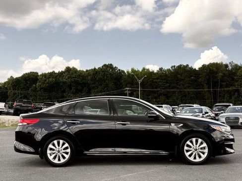 Used 2018 Kia Optima EX w/ Premium Package FWD image 6
