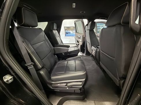 Used 2024 Chevrolet Tahoe Premier AWD/4WD image 13