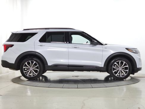 Used 2026 Ford Explorer ST-Line AWD/4WD image 12